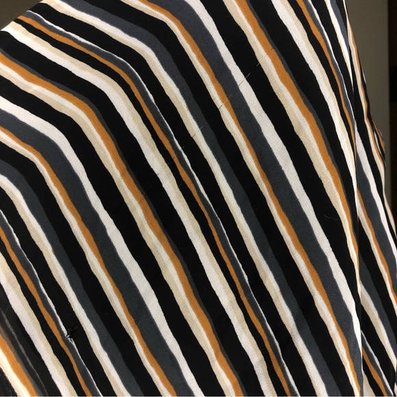 Short Striped Lightweight Skirt Size Large, elastic waist- Old Navy - Picture 4 of 4